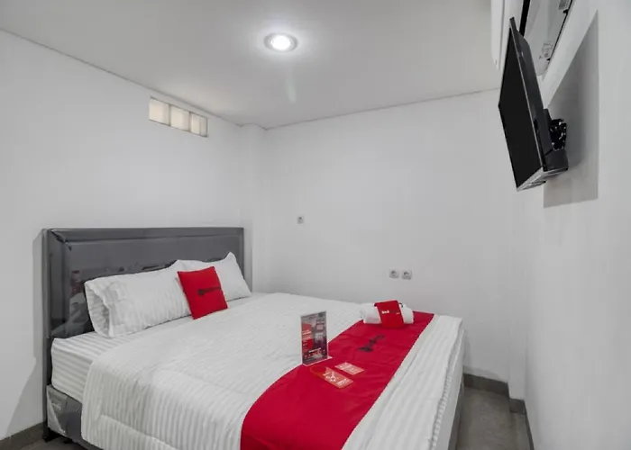 RedDoorz Syariah Near Galeria MallHotel Jogja